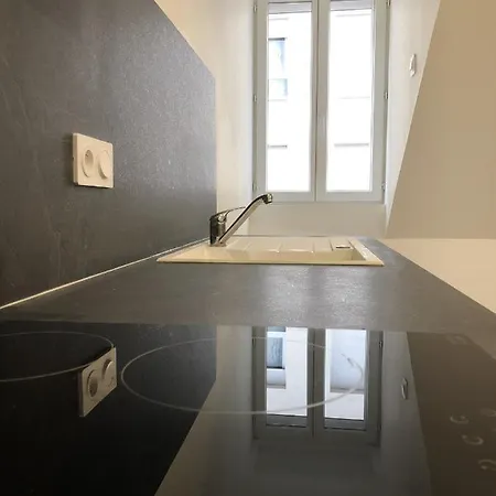 Grand Studio Spacieux Proche De Toute Commodites !